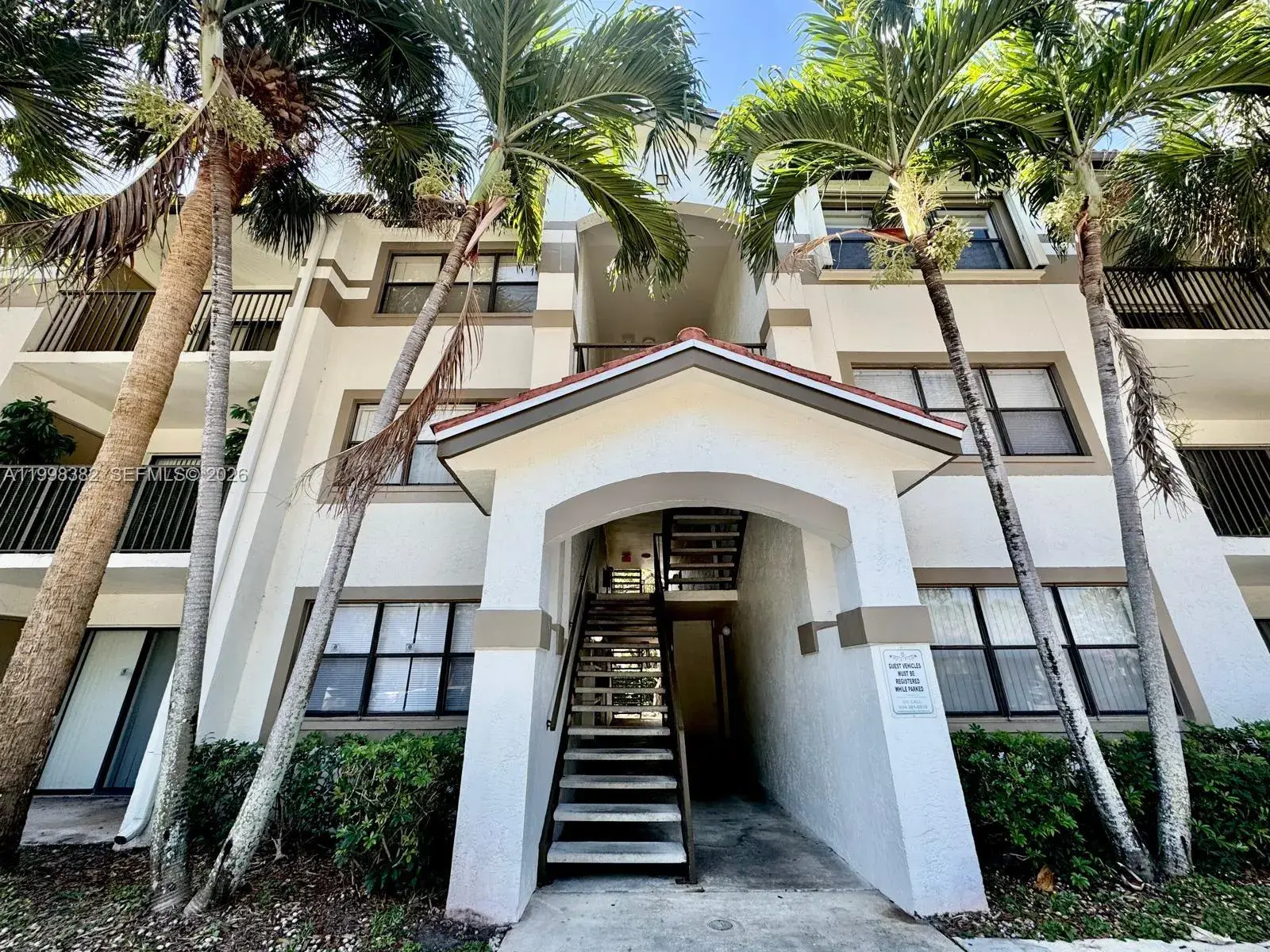 1 bedroom 1 bath Residential Lease for rent at 550 S Park Rd # 8, Hollywood FL 33021