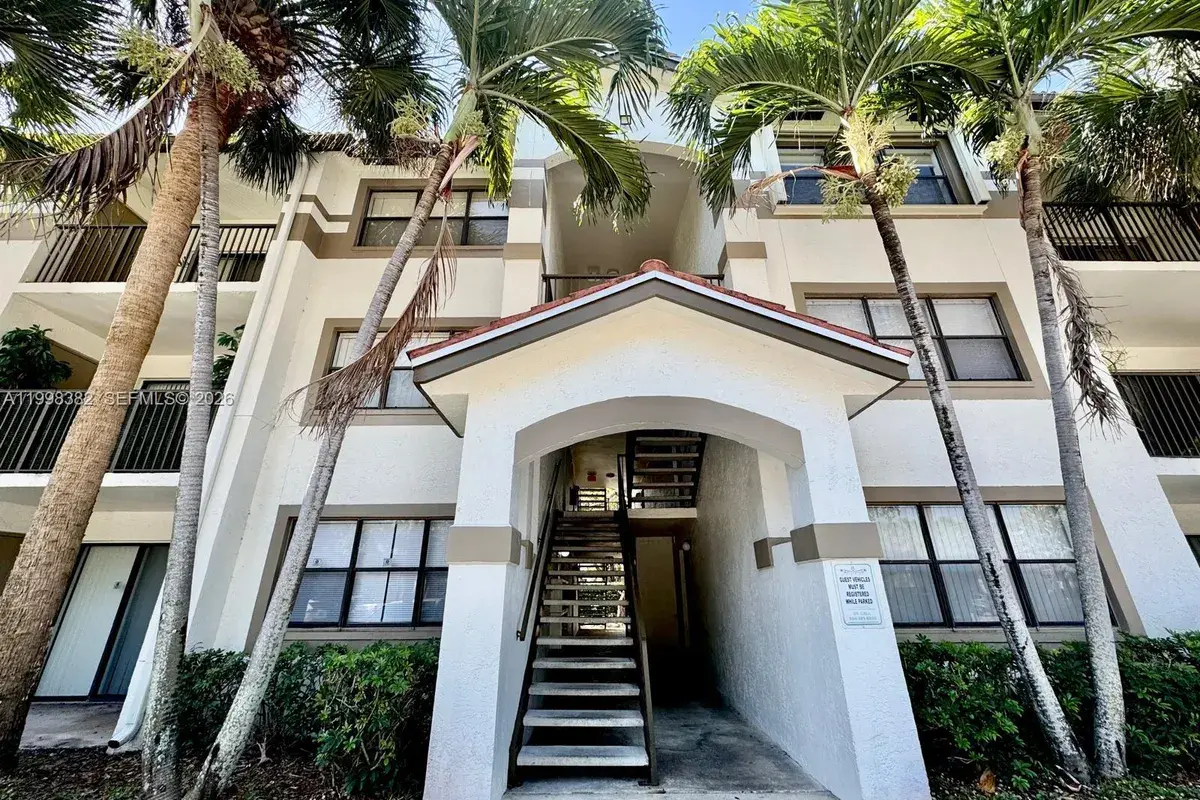 550 S Park Rd # 8, Hollywood FL 33021