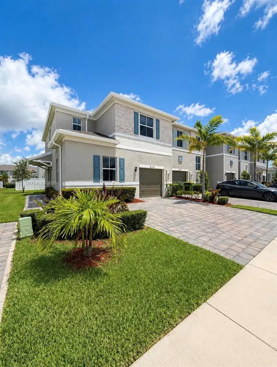 4 bedroom 3 bath Residential for sale at 823 SE 17th St, Homestead FL 33034