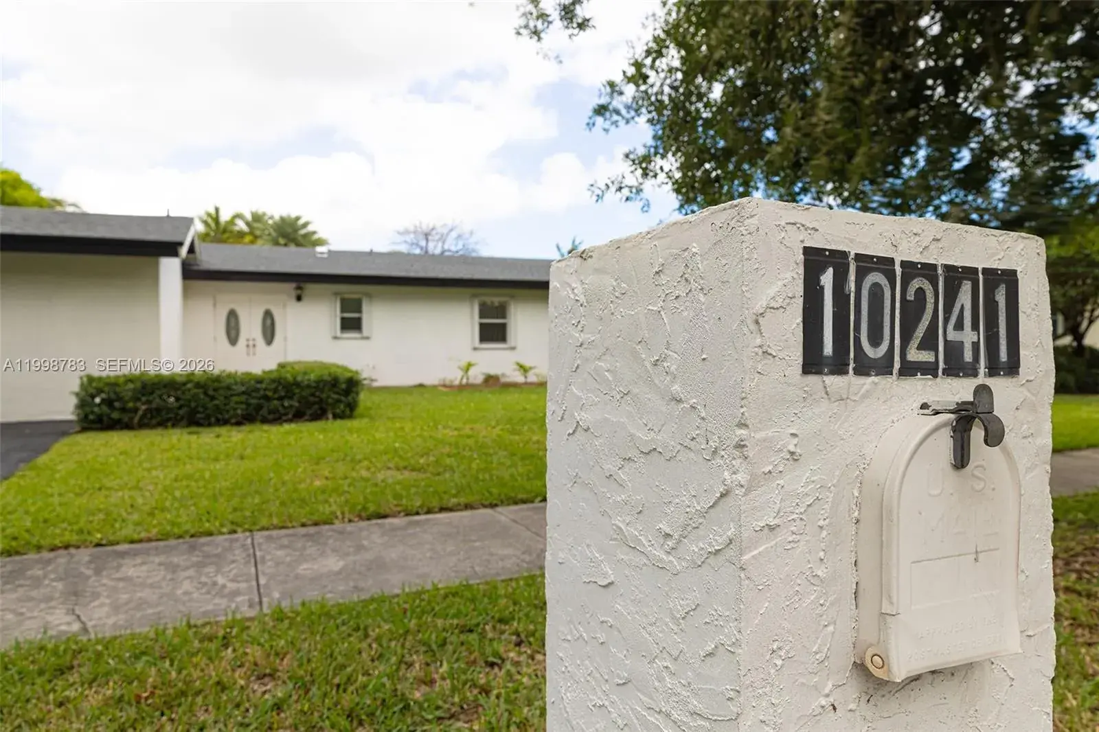 10241 SW 128th Ave, Miami FL 33186