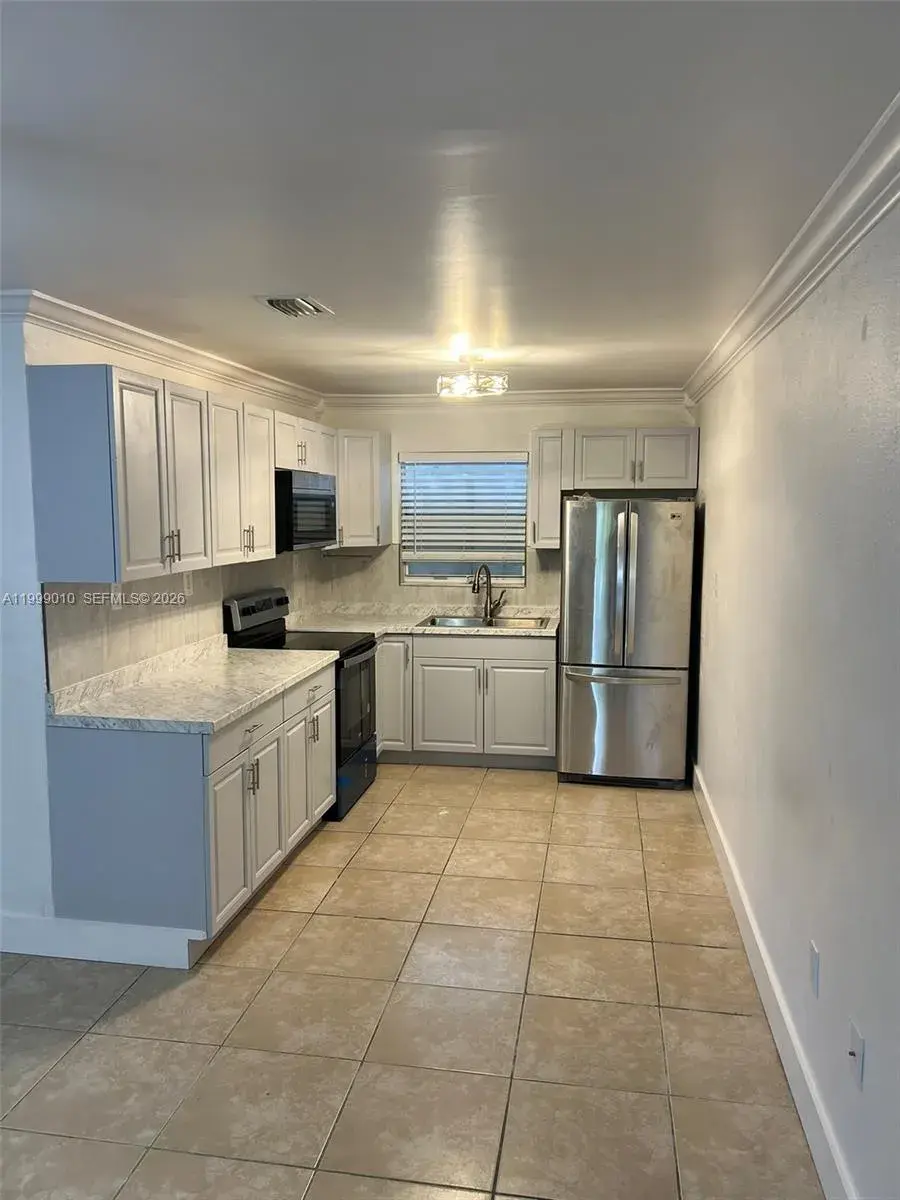 2 bedroom 2 bath Residential Lease for rent at 6018 Plunkett St # 1, Hollywood FL 33023