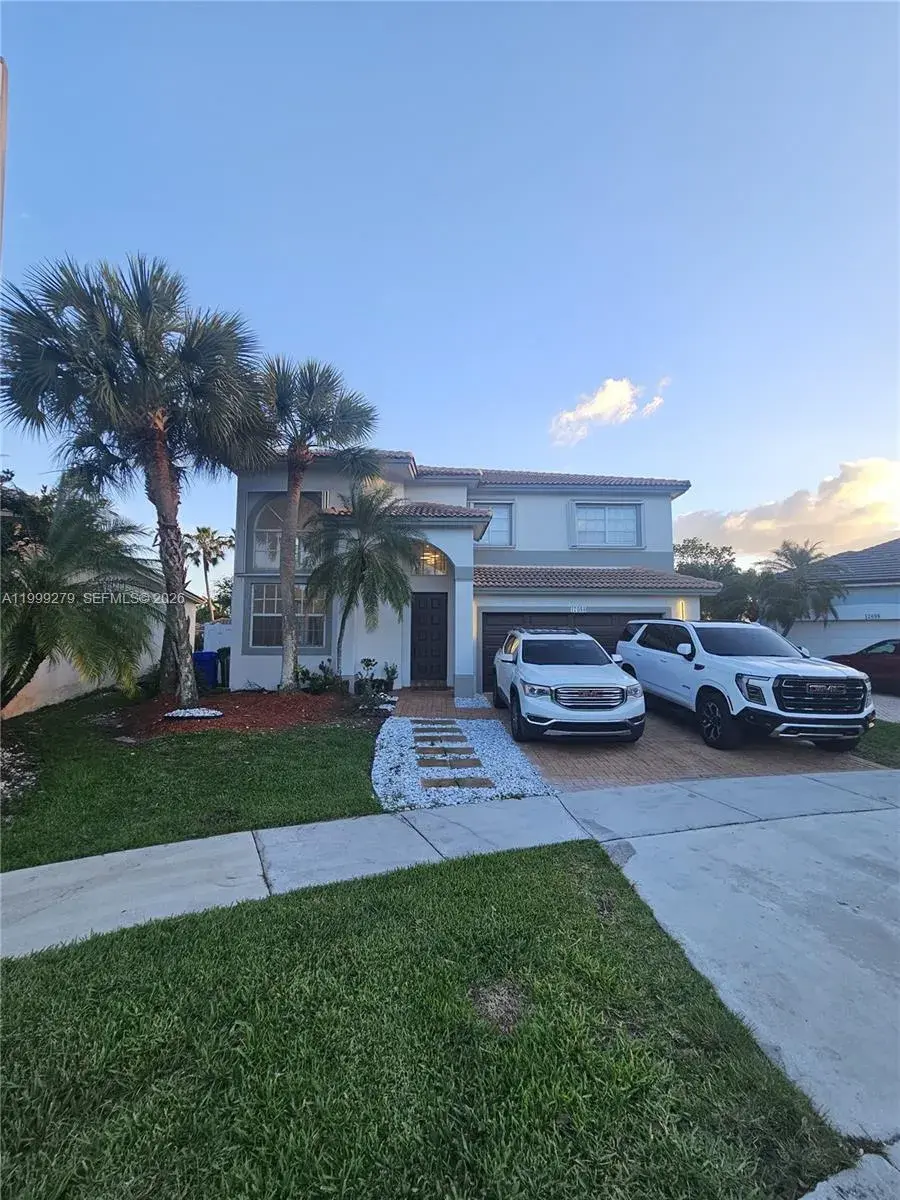 4 bedroom 3 bath Residential for sale at 17088 NW 19th St, Pembroke Pines FL 33028