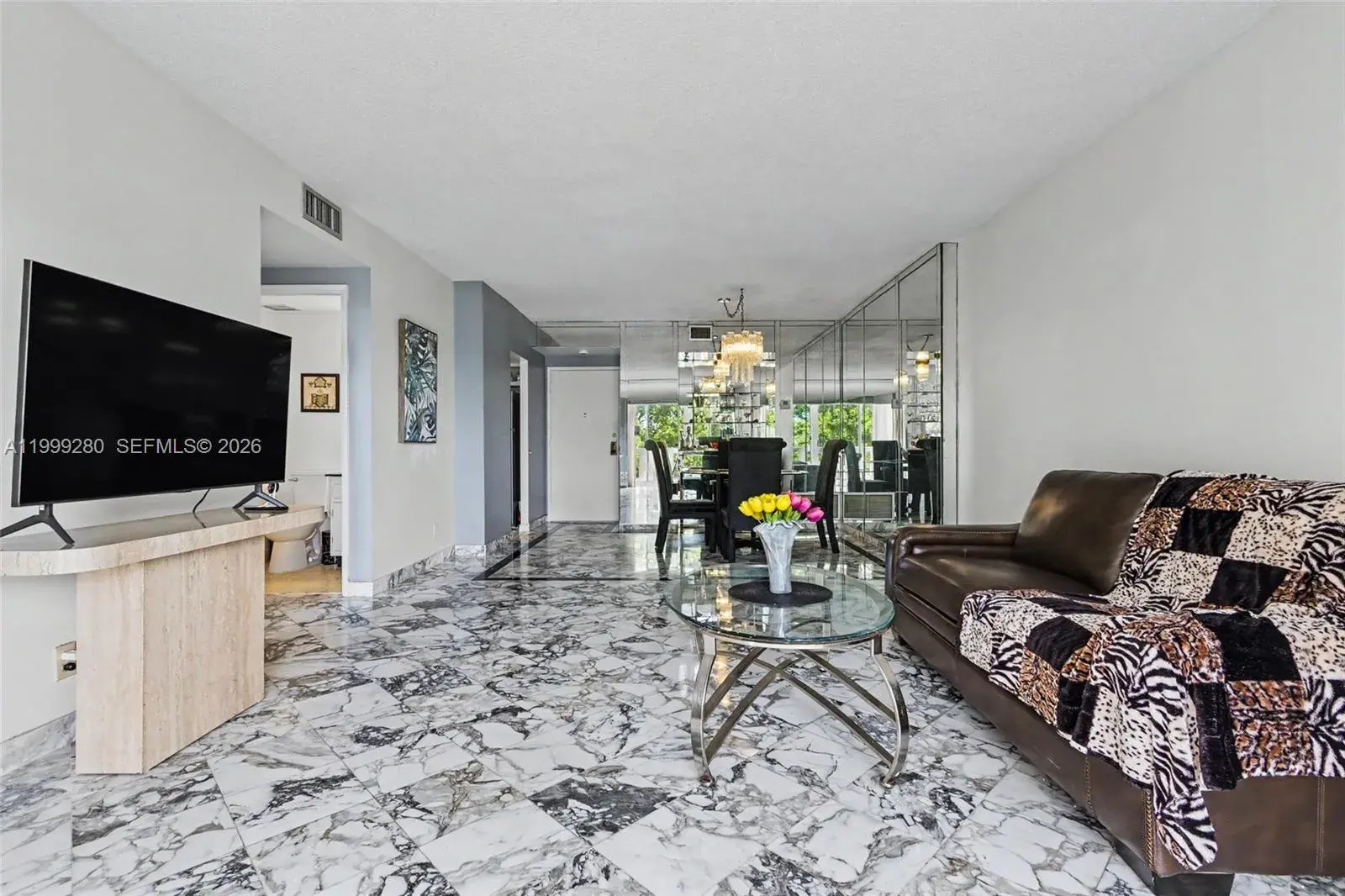 1 bedroom 1 bath Residential for sale at 4330 Hillcrest Dr # 405, Hollywood FL 33021