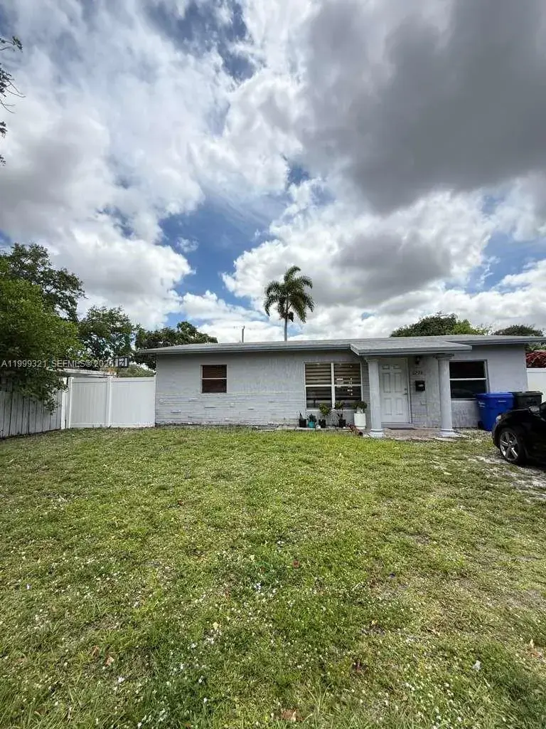 3 bedroom 2 bath Residential for sale at 6708 Raleigh St, Hollywood FL 33024