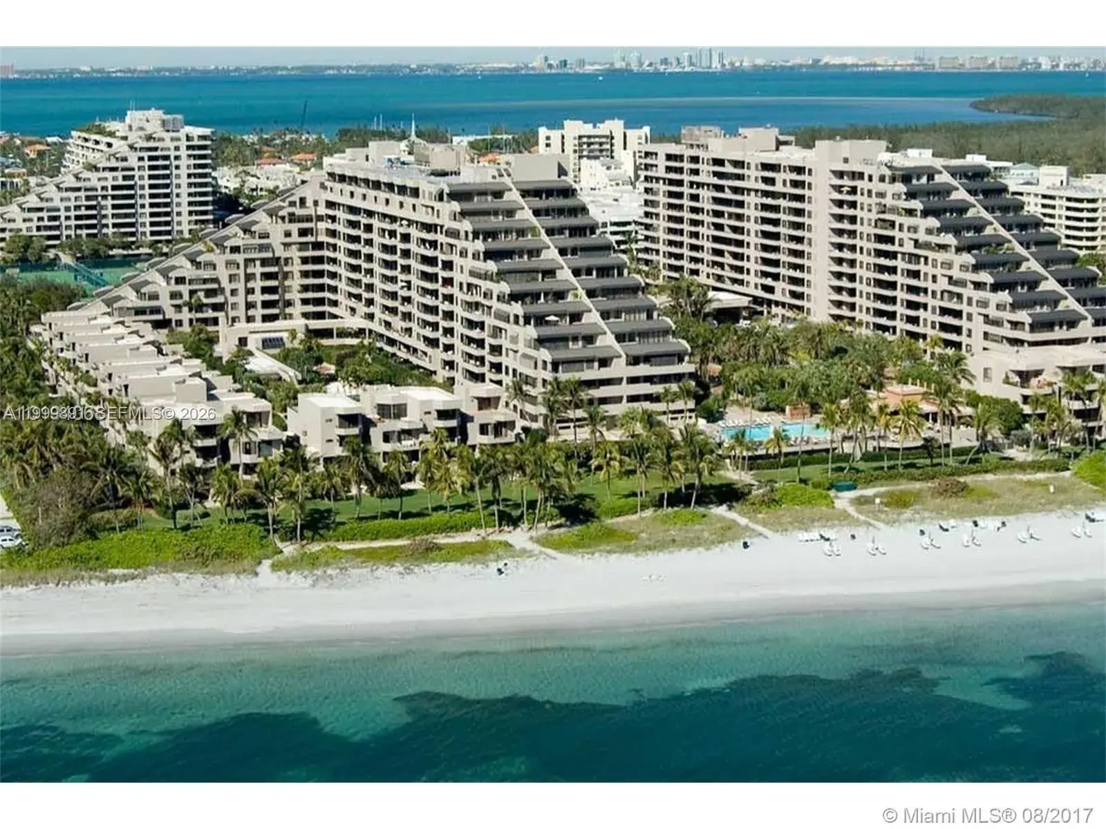 1 bedroom 1 bath for rent at 201 Crandon Blvd # 304, Key Biscayne FL 33149