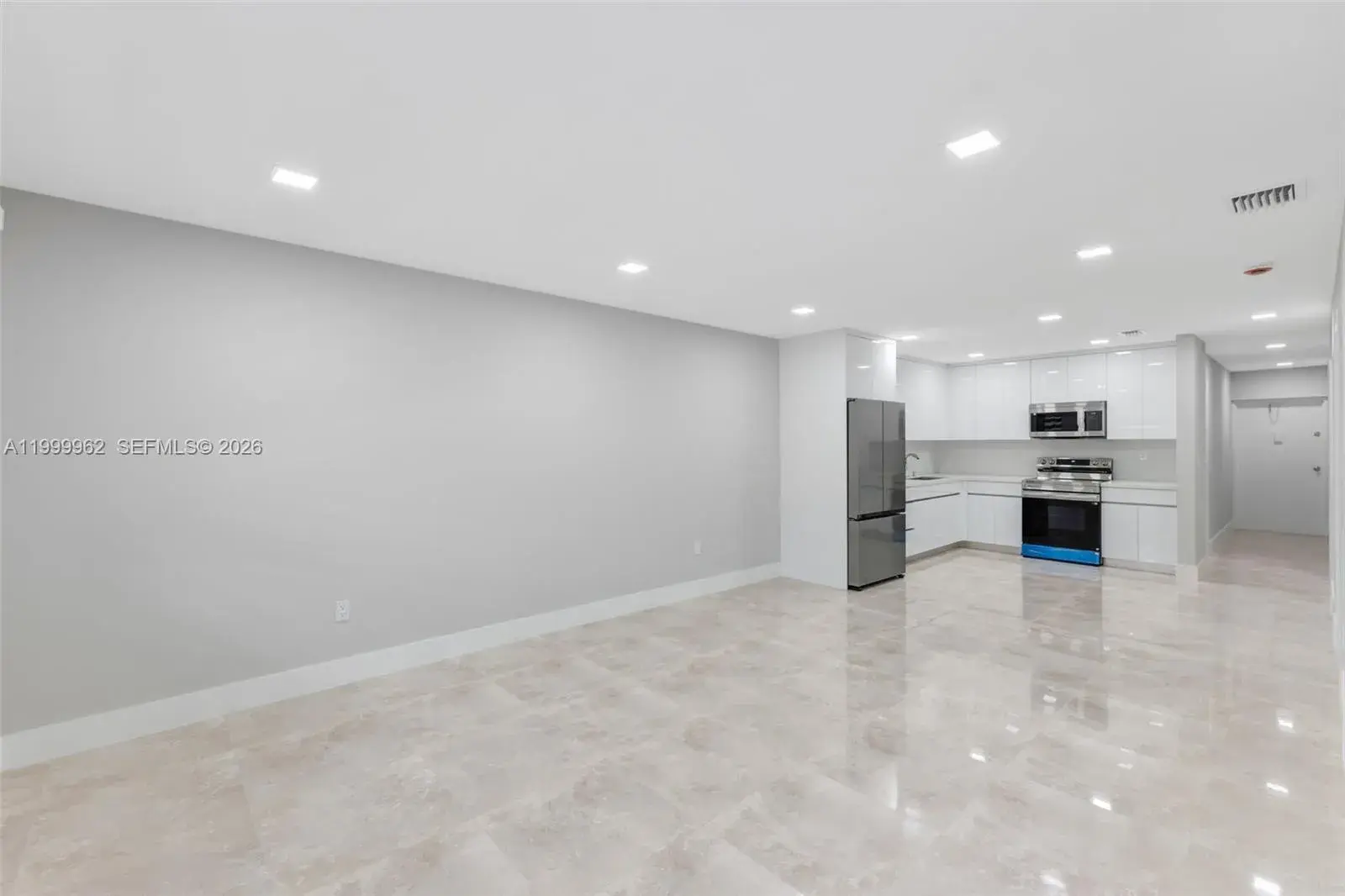 3 bedroom 2 bath Residential for sale at 15685 SW 82nd Cir Ln # 28, Miami FL 33193