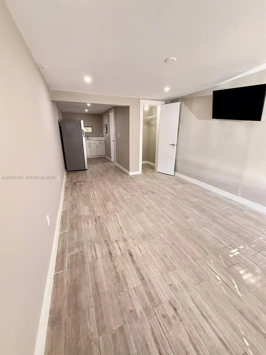 1151 NE 18th St # 2, Fort Lauderdale FL 33305