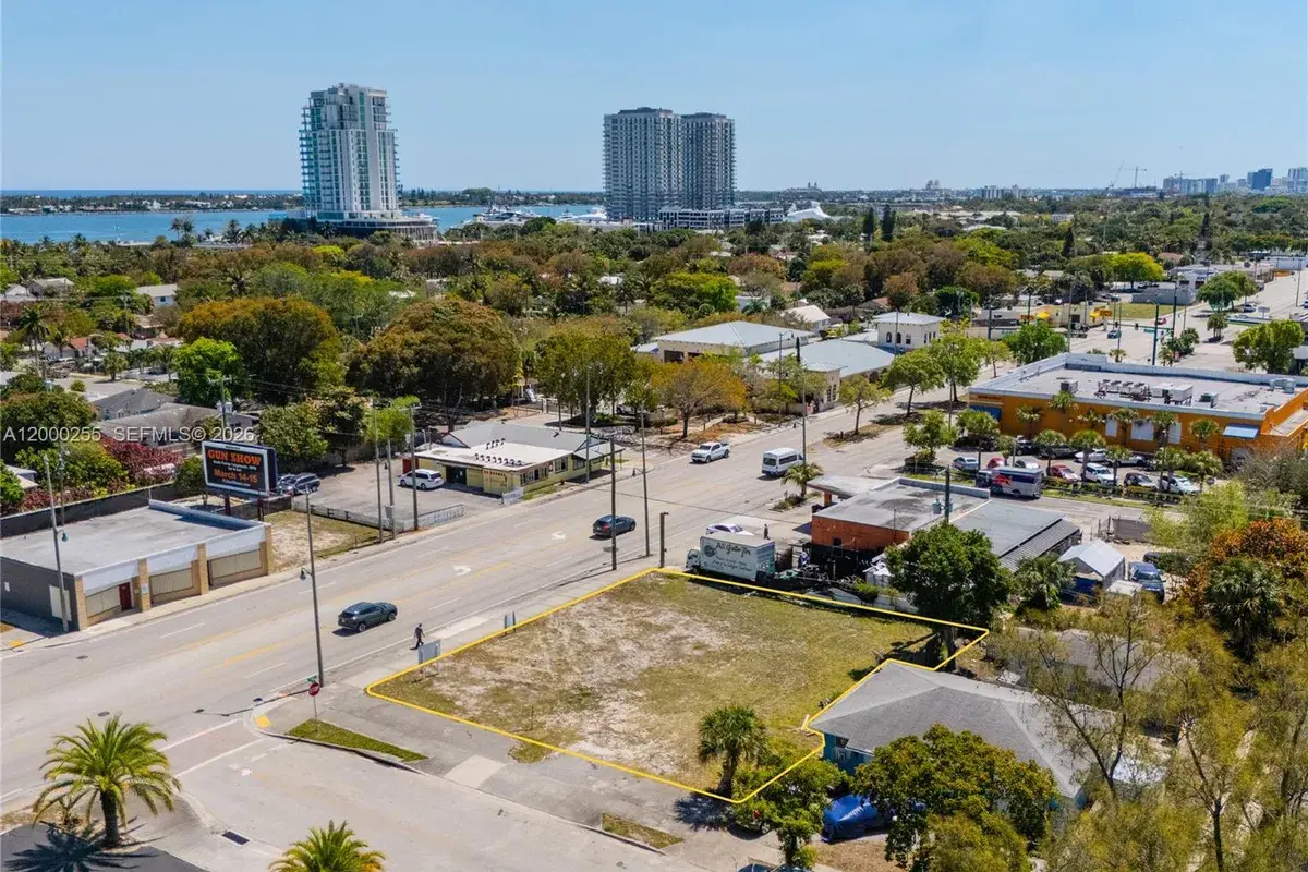 5179 Broadway, West Palm Beach FL 33407