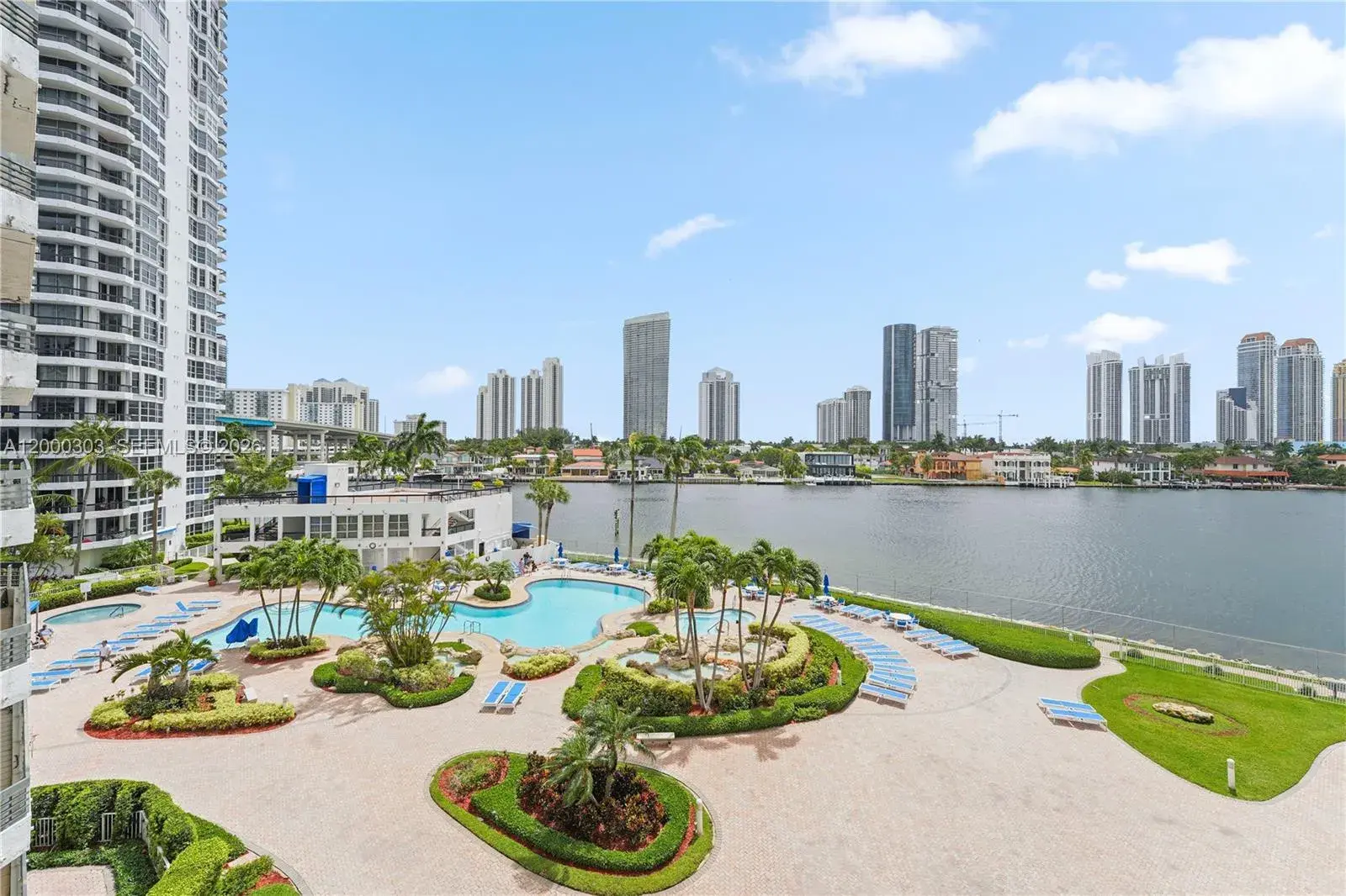 2 bedroom 2 bath Residential Lease for rent at 19101 NE 36th Ct # 509, Aventura FL 33180