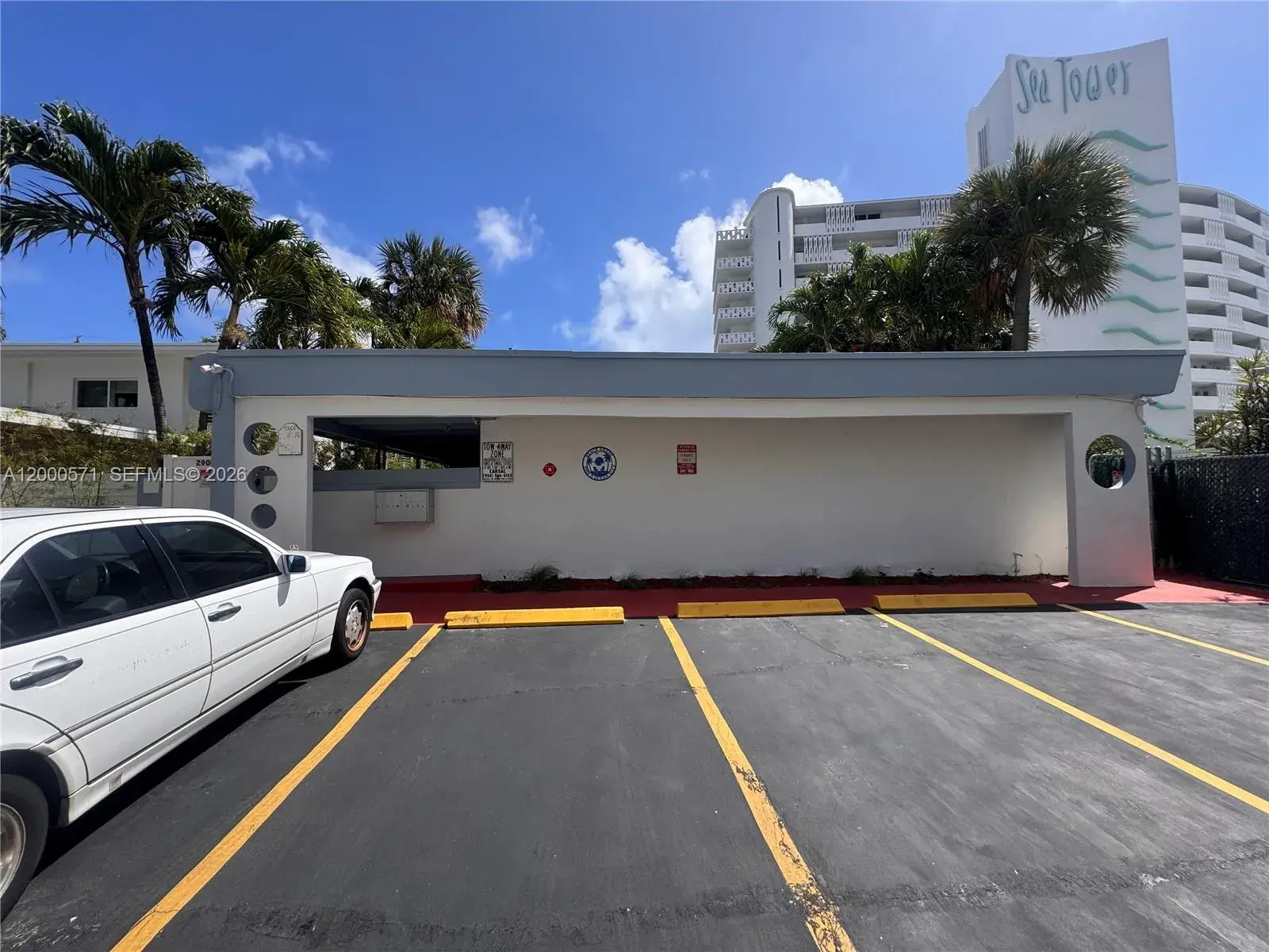 1 bedroom 1 bath Residential Lease for rent at 2900 N Ocean Blvd # 4, Fort Lauderdale FL 33308