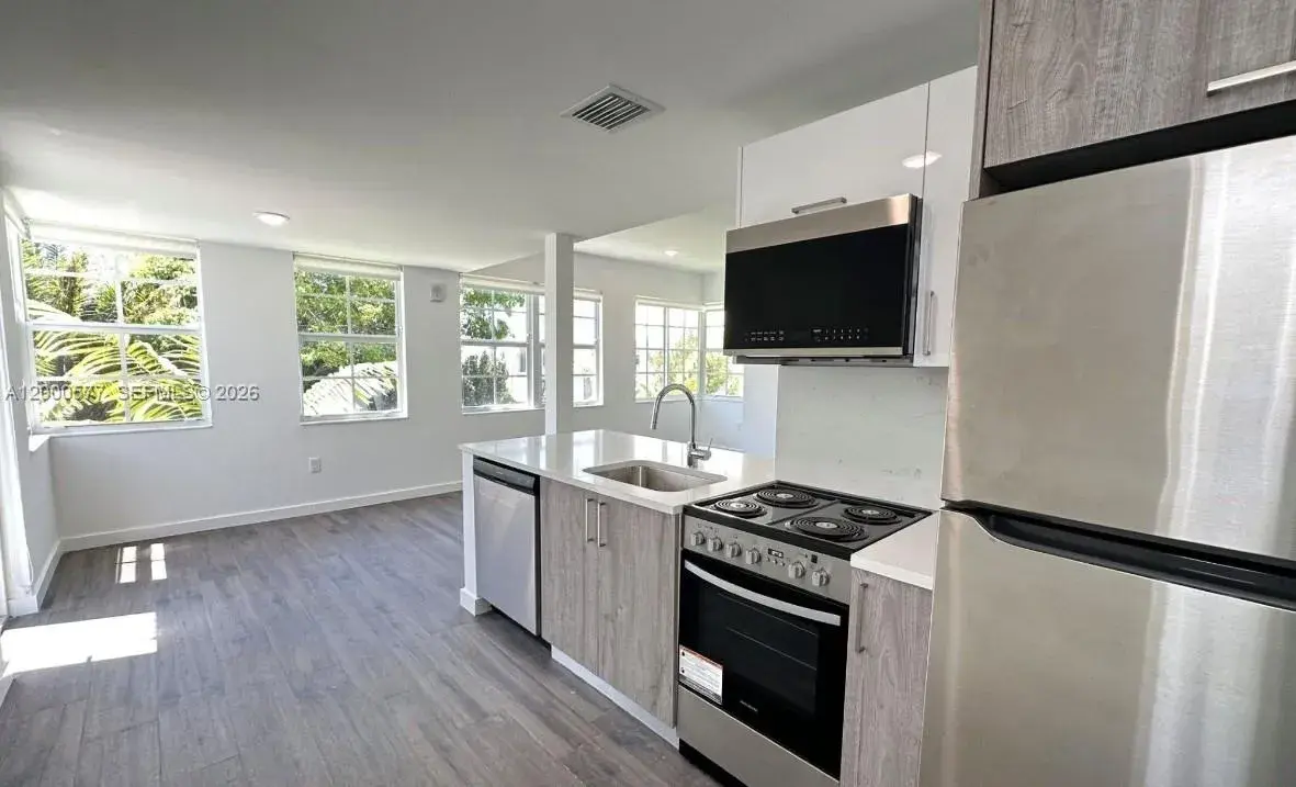 2 bedroom 1 bath Residential Lease for rent at 1570 Euclid Ave # 06, Miami Beach FL 33139