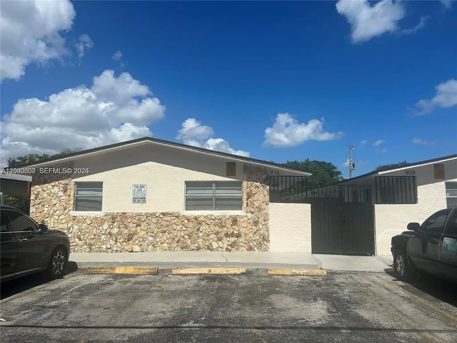 Residential Income for sale at 904 SW 10th St, Hallandale Beach FL 33009