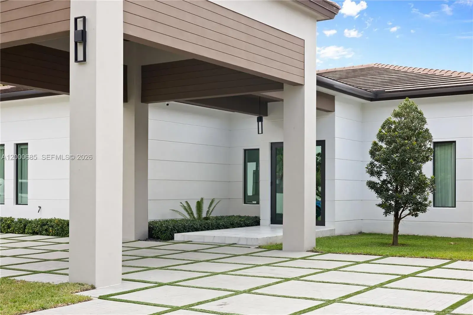 80 NW 129th Ave, Miami FL 33182