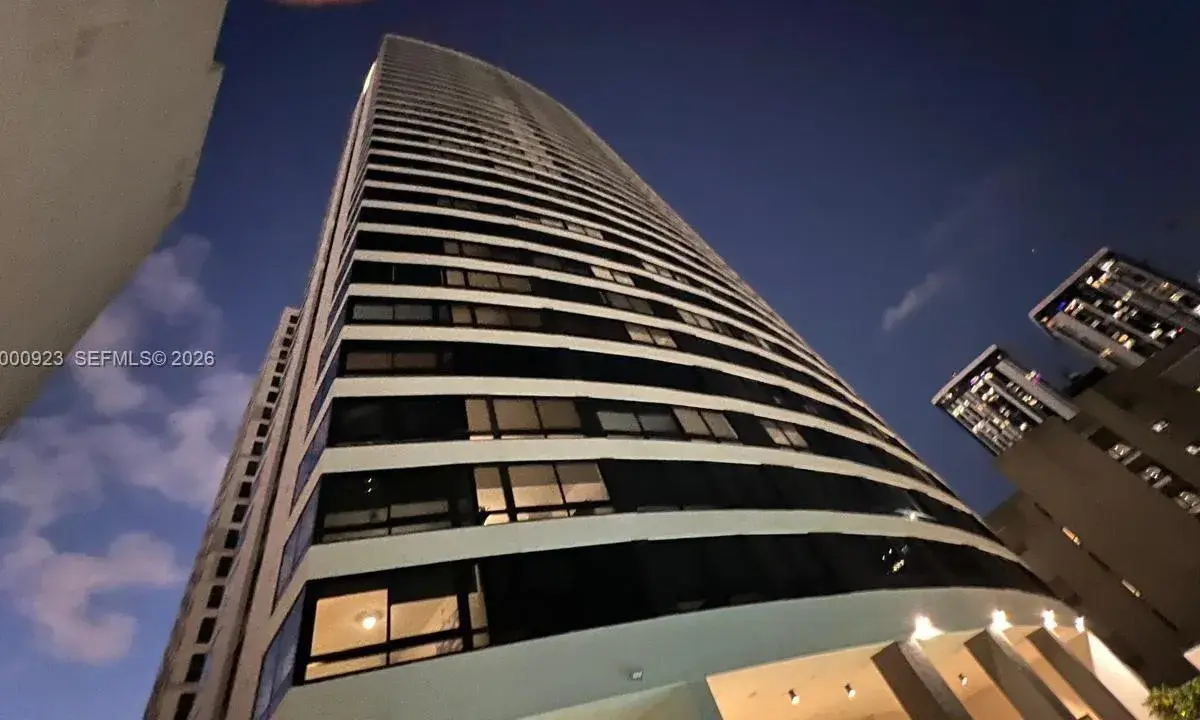 225 N Miami Ave # 212, Miami FL 33128
