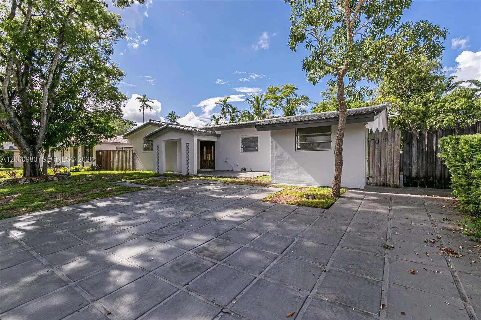 840 NE 182nd Ter, North Miami Beach FL 33162