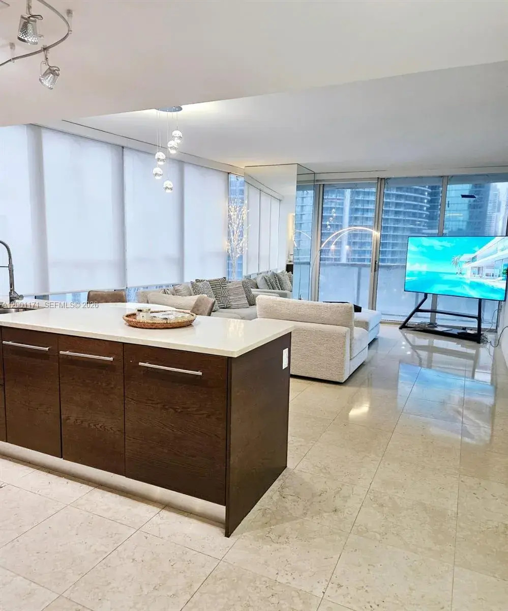 2 bedroom 2 bath Residential Lease for rent at 475 Brickell Ave # 2115, Miami FL 33131