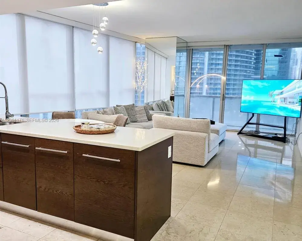 475 Brickell Ave # 2115, Miami FL 33131