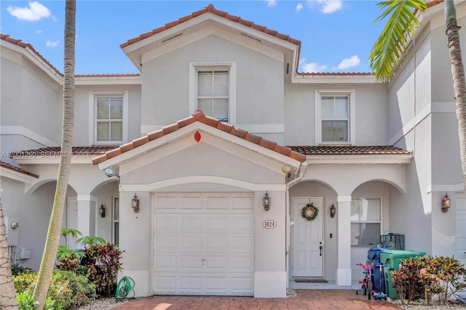 1024 NE 208th St, Miami FL 33179