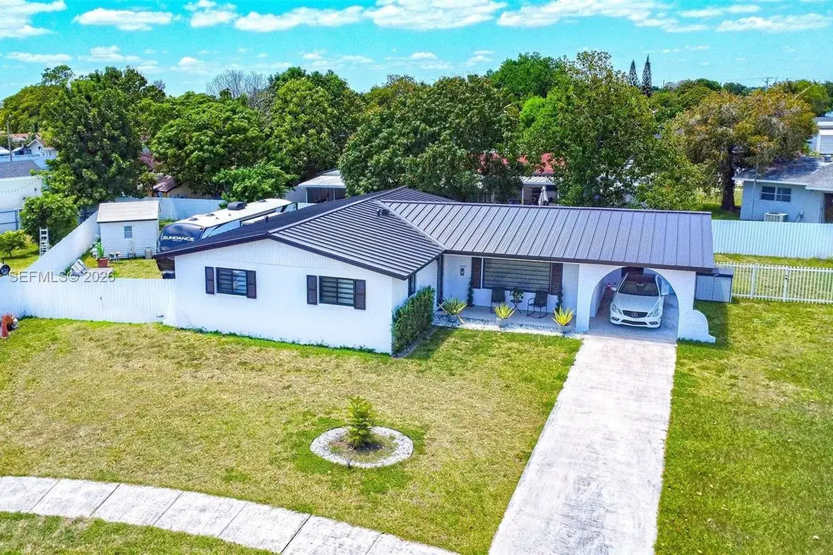 11893 SW 197th St, Miami FL 33177