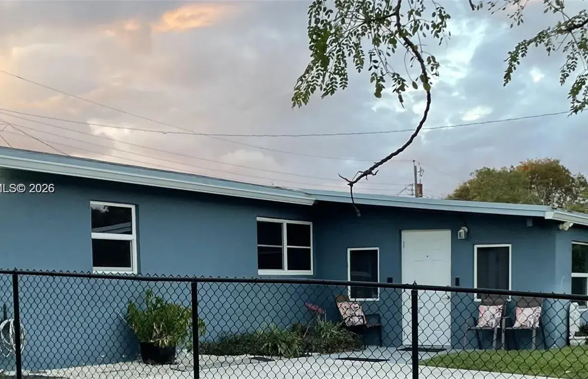 800 N 70th Ave, Hollywood FL 33024