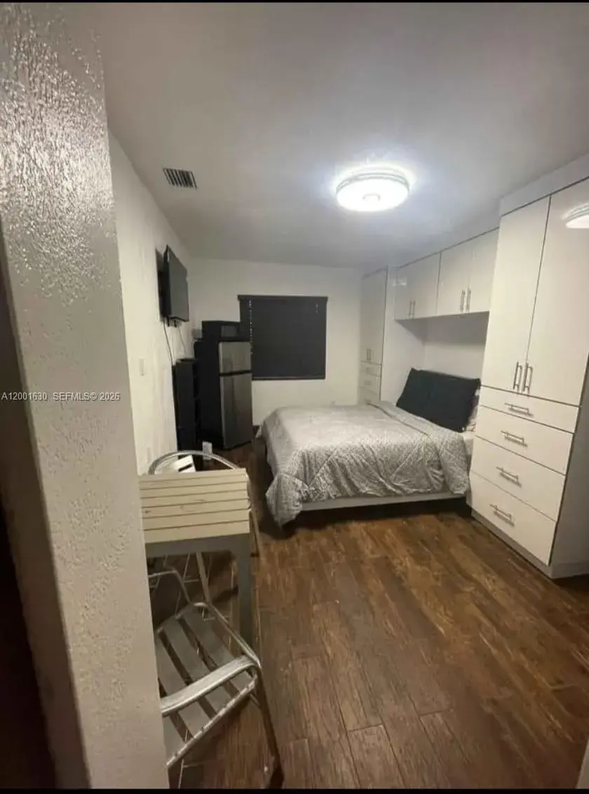 1 bedroom 1 bath Residential Lease for rent at 315 NW 59th St # 1, Miami FL 33127