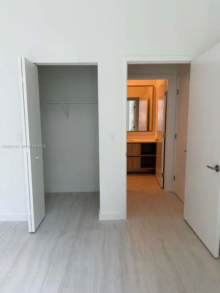 77 SE 5th street # 1011, Miami FL 33131