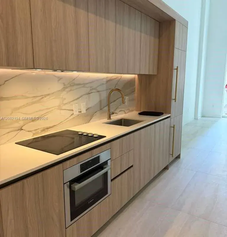 77 SE 5th street # 1011, Miami FL 33131