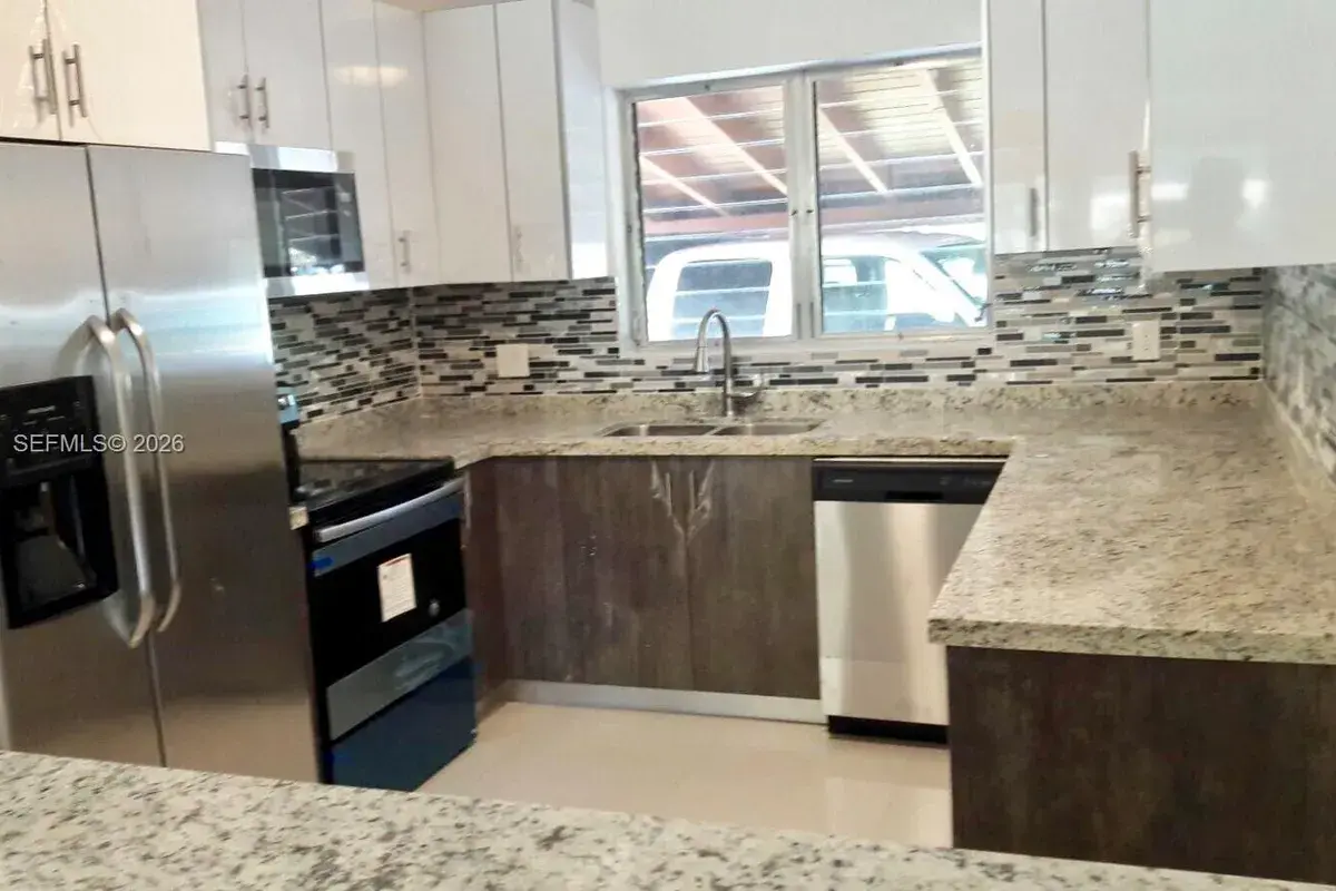 3700 Taft St, Hollywood FL 33021