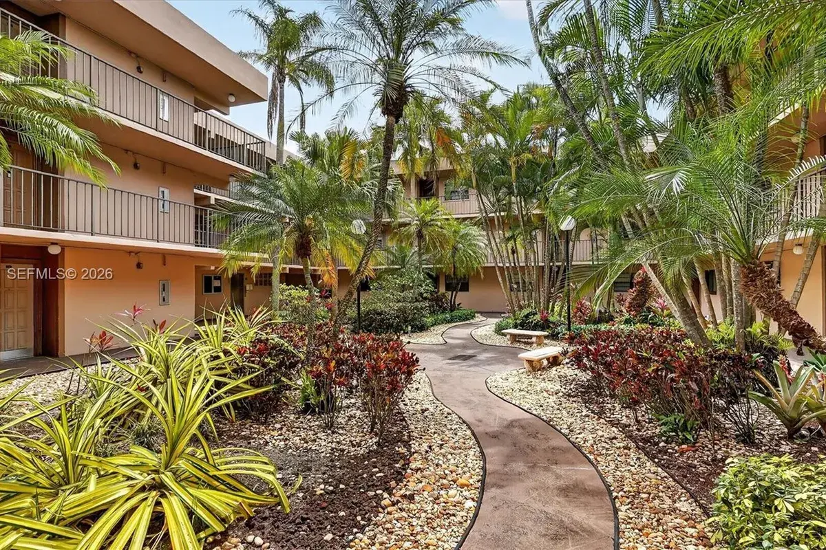 10975 SW 107th ST. # 202, Kendall FL 33176