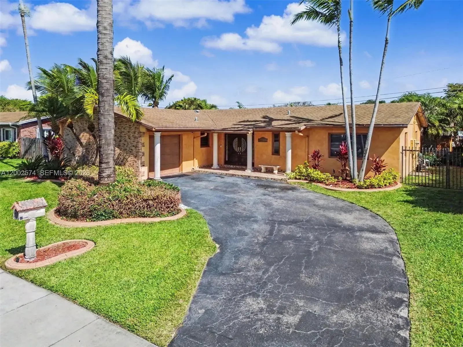9837 SW 194th St, Cutler Bay FL 33157