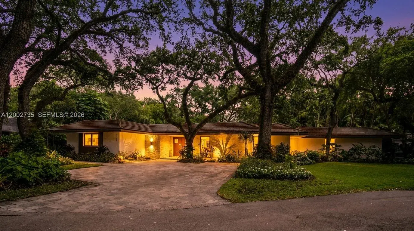 5 bedroom 4 bath Residential for sale at 2140 NE 190th Ter, Miami FL 33179