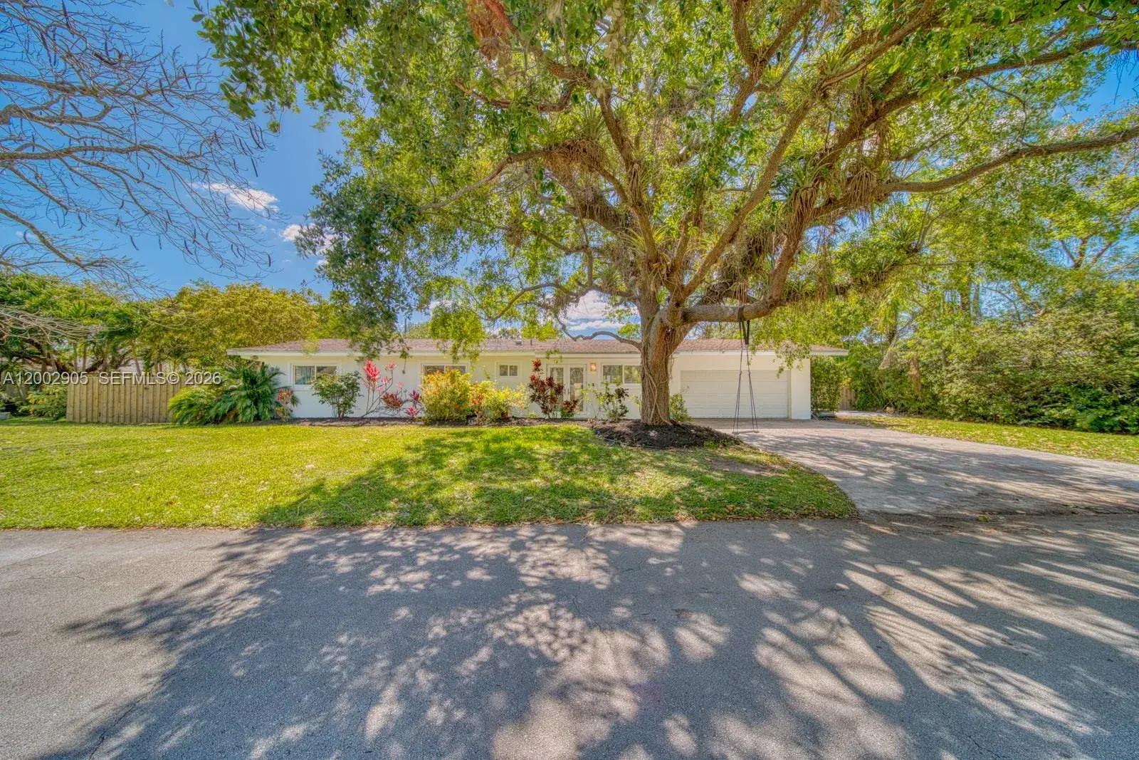 5 bedroom 3 bath Residential for sale at 13700 SW 74th Ct, Palmetto Bay FL 33158