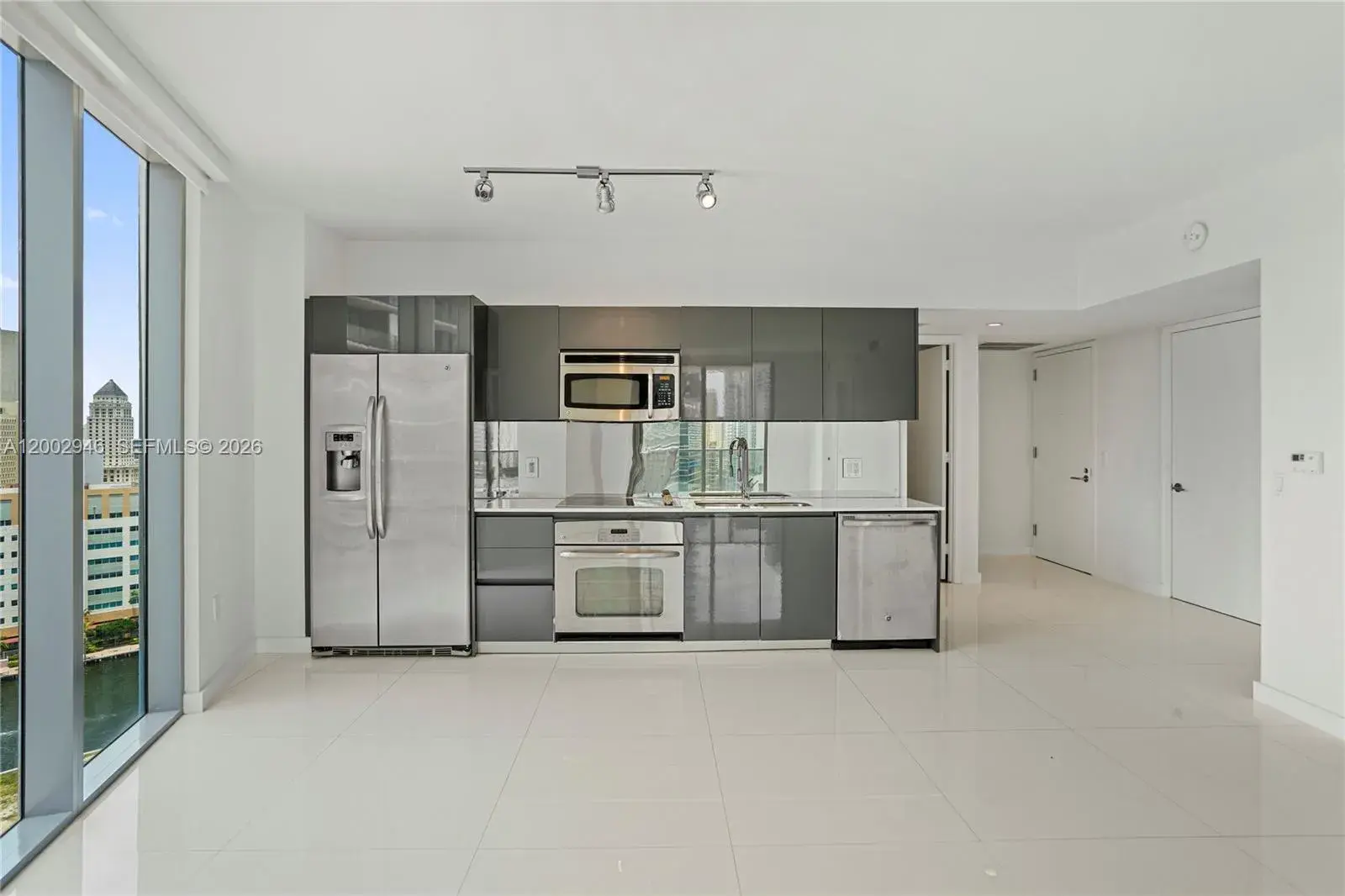 31 SE 6 St # 1901, Miami FL 33131
