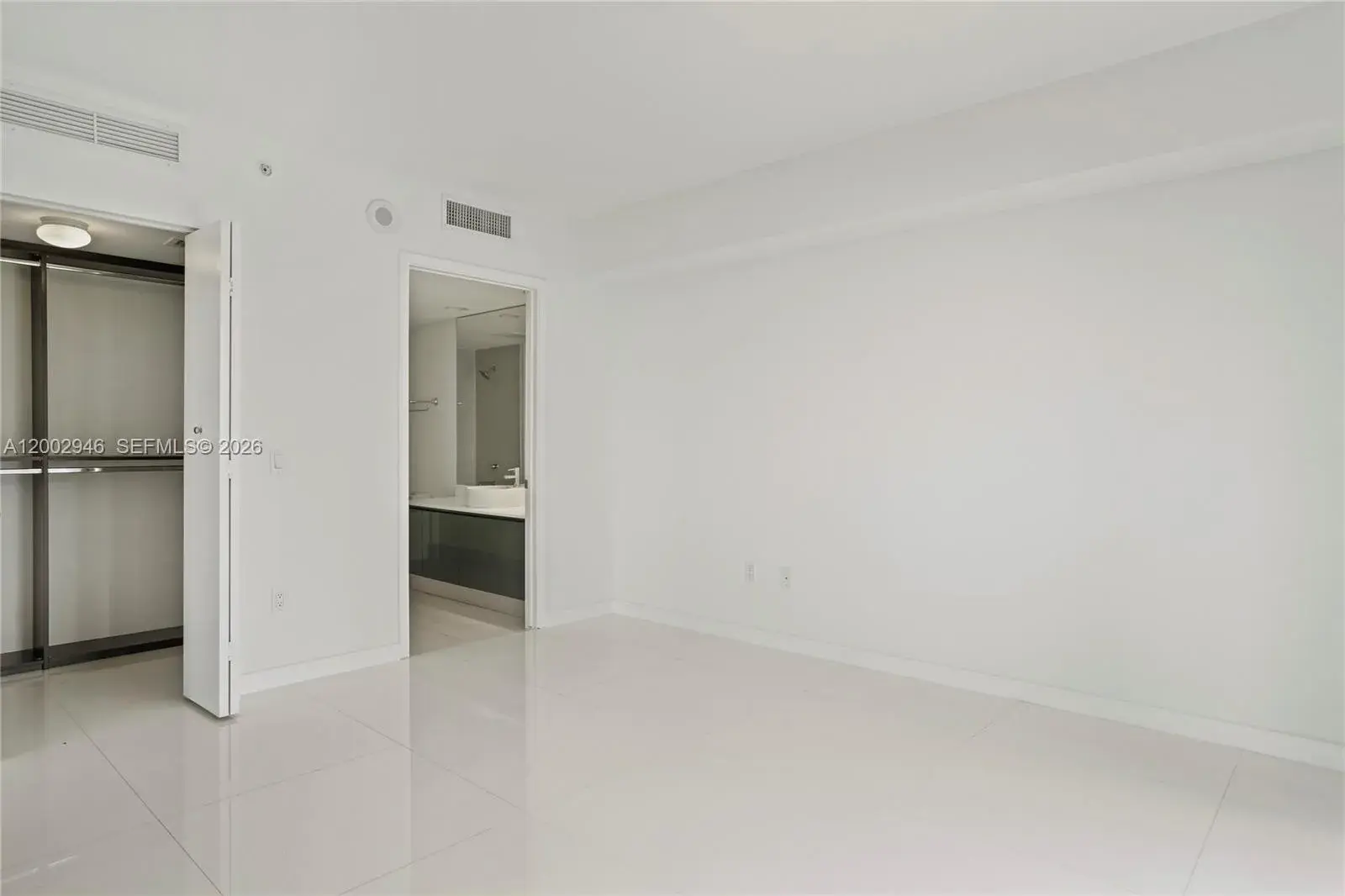 31 SE 6 St # 1901, Miami FL 33131