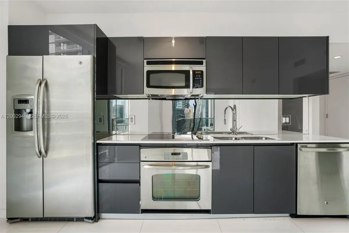 31 SE 6 St # 1901, Miami FL 33131
