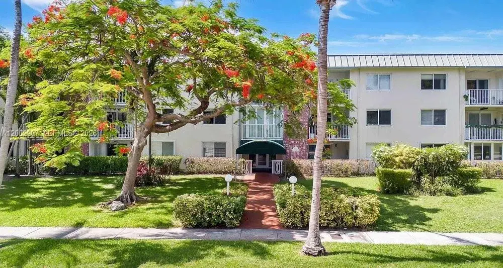 1 bedroom 1 bath for rent at 240 Galen Dr # 112, Key Biscayne FL 33149
