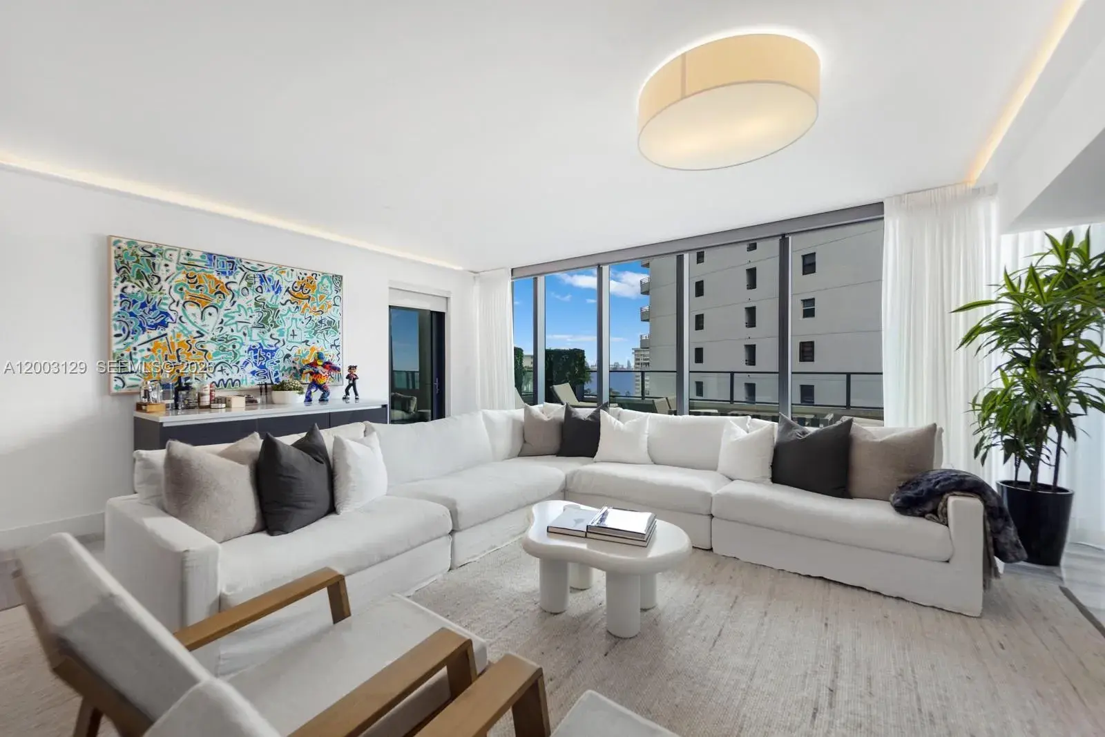 1 bedroom 1 bath Residential for sale at 1451 Brickell Ave # 903, Miami FL 33131