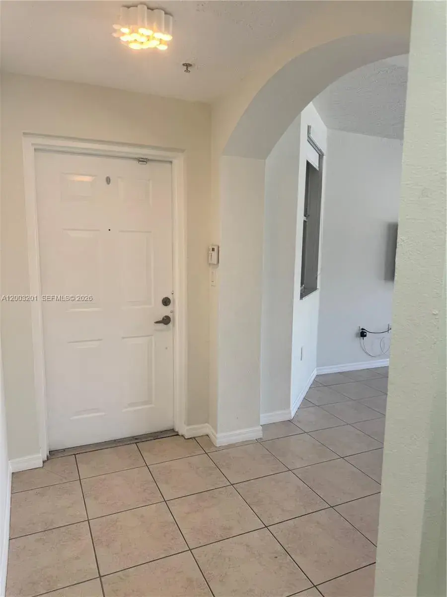 8826 W Flagler St # 102, Miami FL 33174