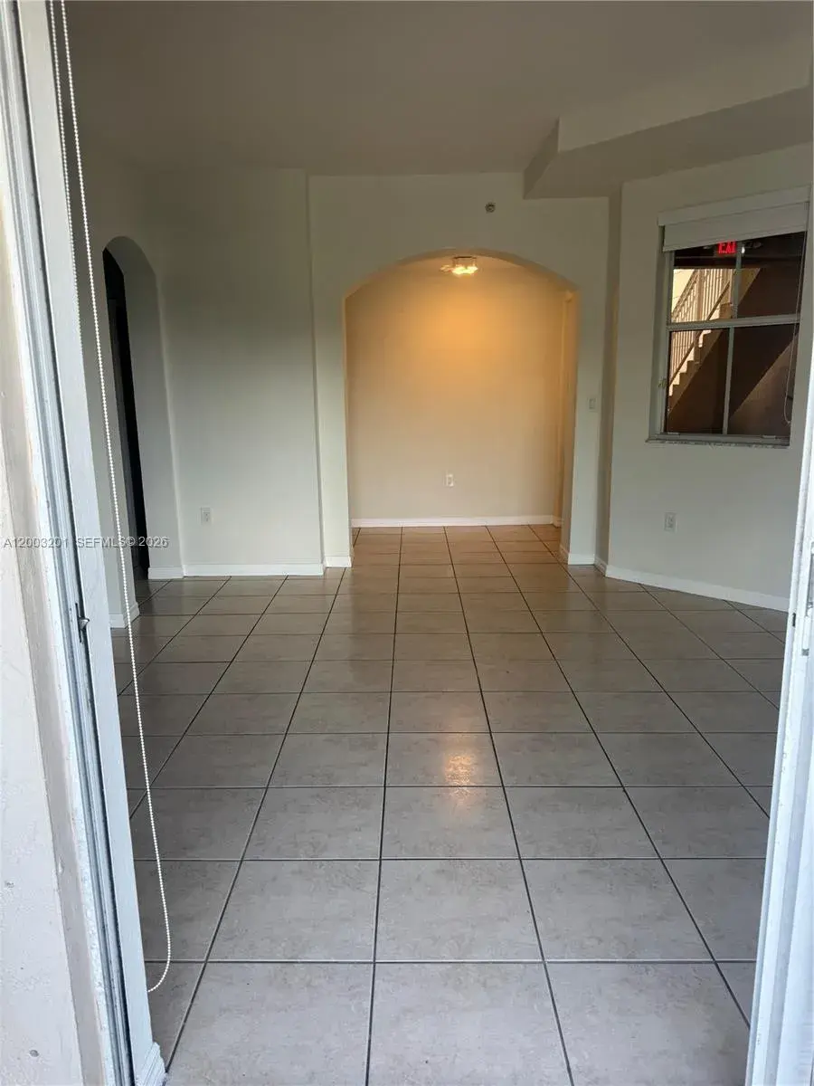 8826 W Flagler St # 102, Miami FL 33174