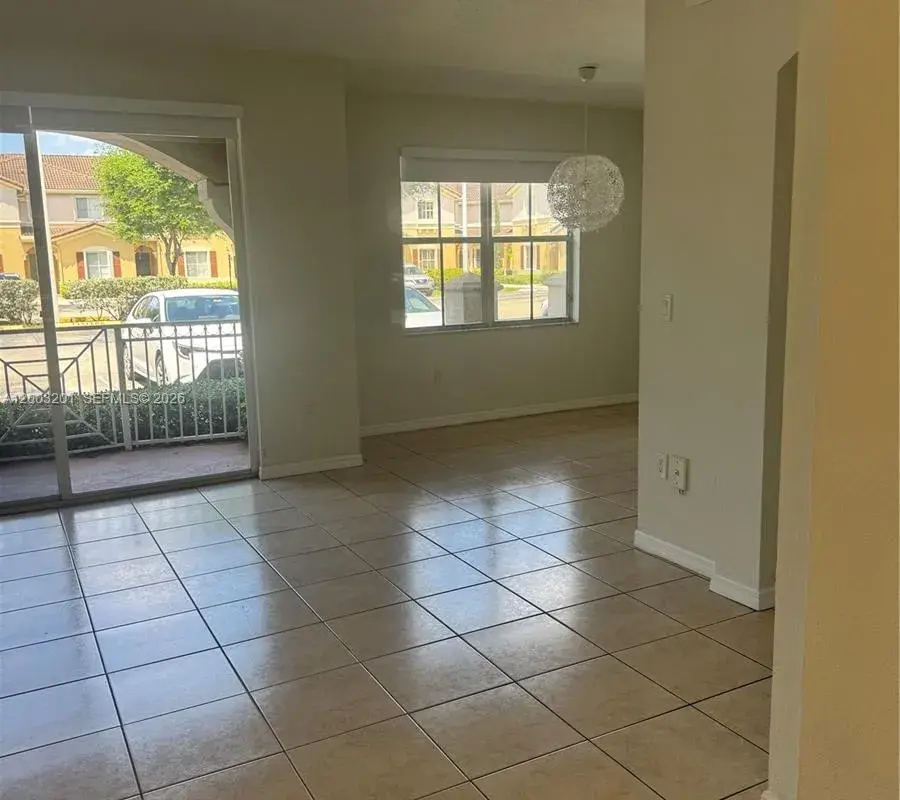 8826 W Flagler St # 102, Miami FL 33174