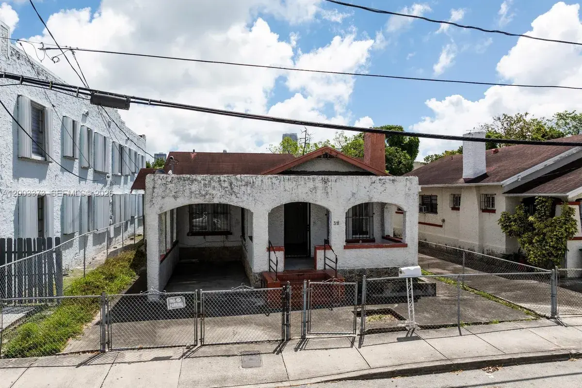 311 SW 10th Ave, Miami FL 33130