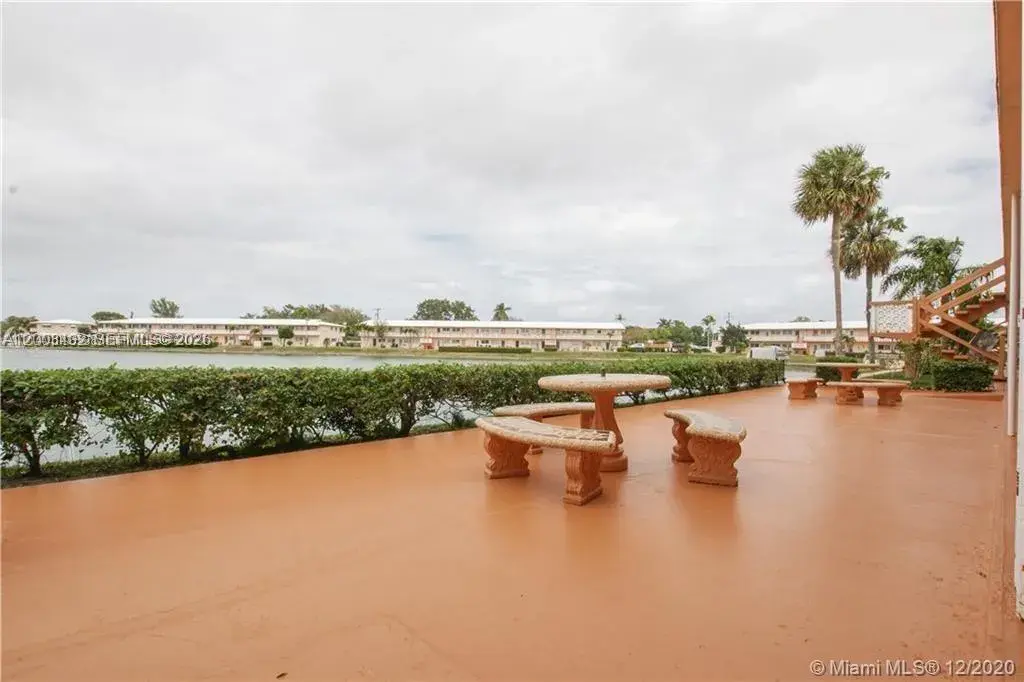 900 SW 11th Ave # 17C, Hallandale Beach FL 33009