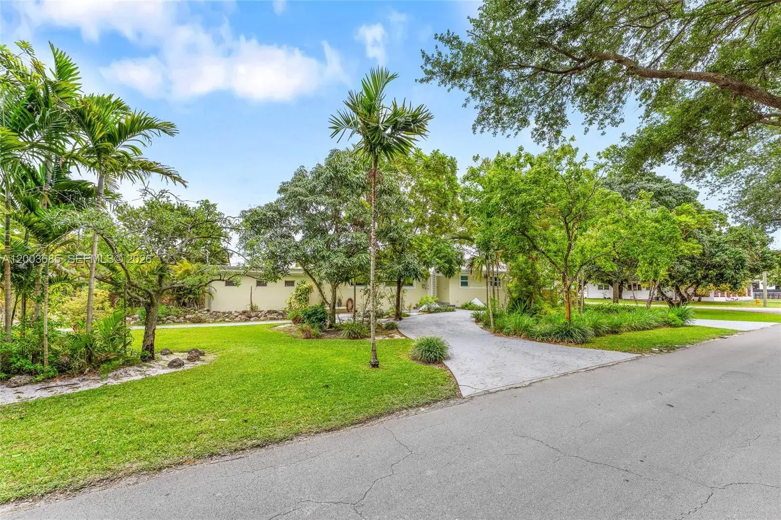 3 bedroom 2 bath Residential for sale at 501 Lawn Way, Miami Springs FL 33166
