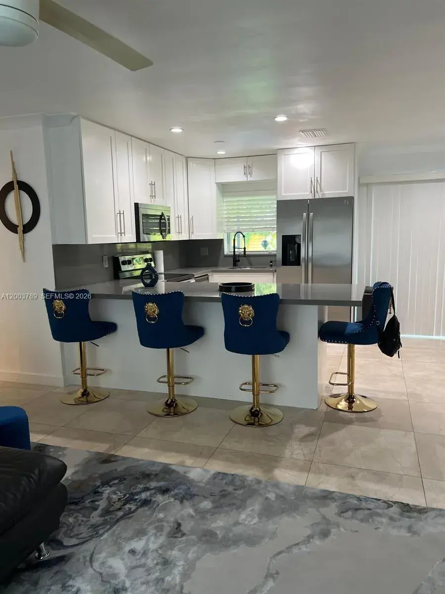 906 NE 6th St # 0, Hallandale Beach FL 33009