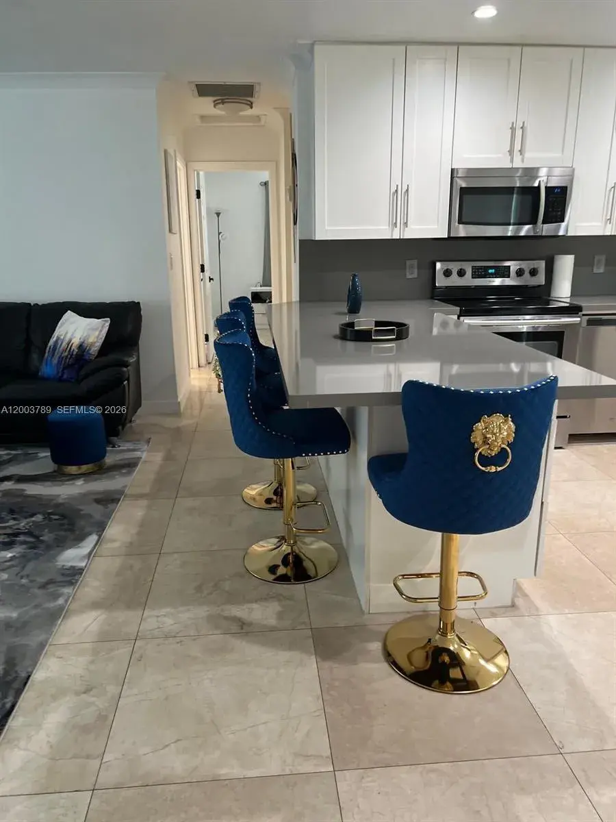 906 NE 6th St # 0, Hallandale Beach FL 33009