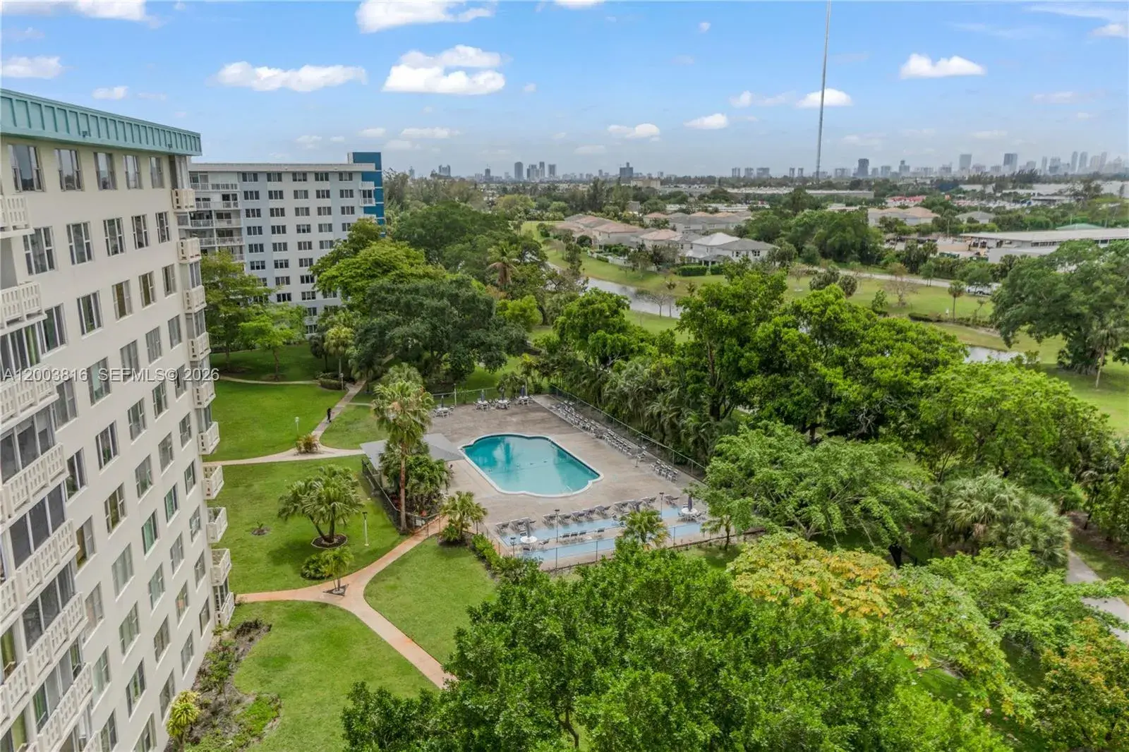 2 bedroom 2 bath Residential for sale at 4330 Hillcrest Dr # 1017, Hollywood FL 33021