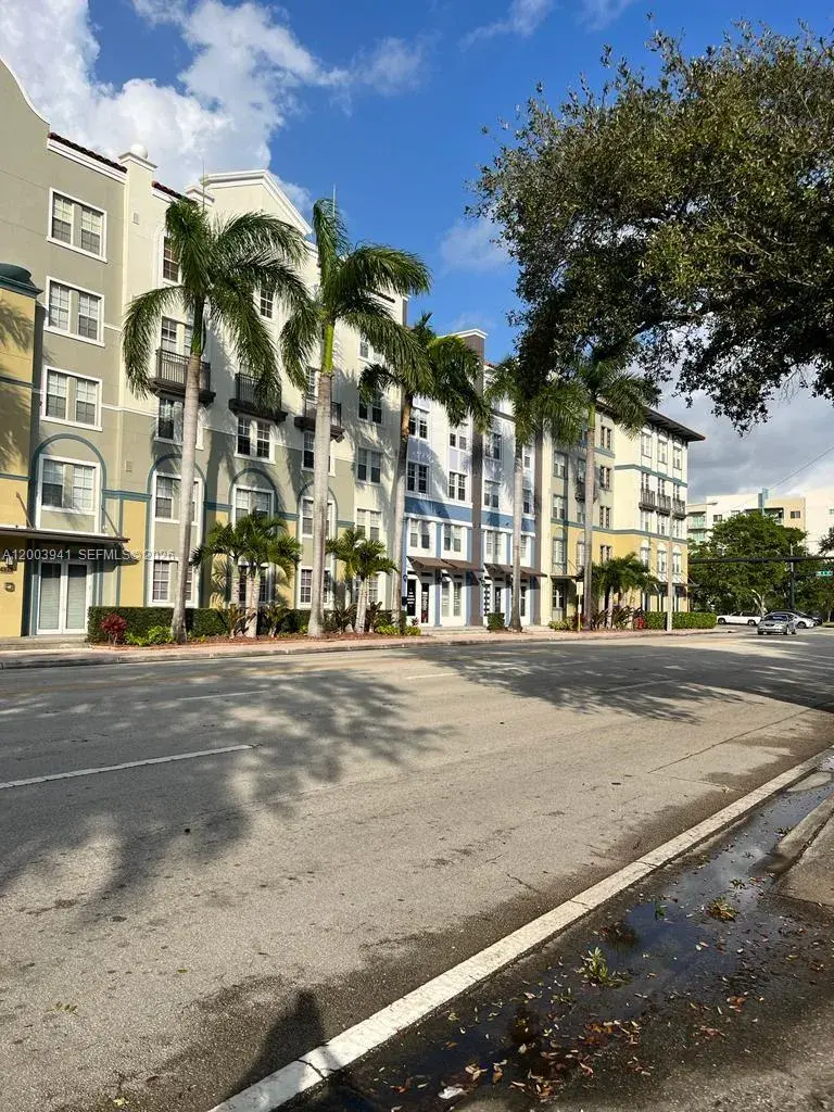 1 bedroom 1 bath Residential Lease for rent at 533 NE 3rd Ave # 238, Fort Lauderdale FL 33301