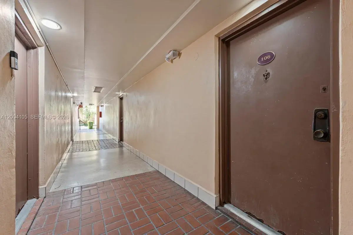 9440 W Flagler St # 106, Miami FL 33174