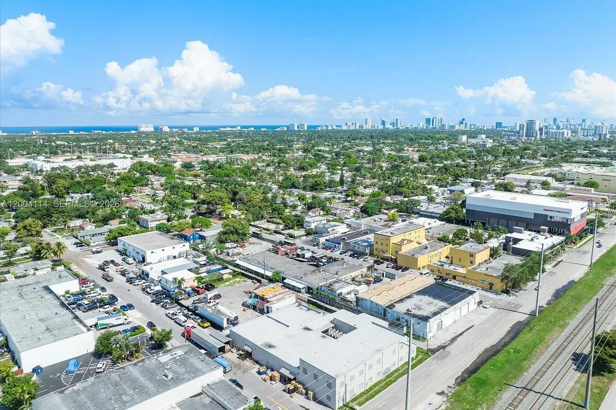 2040 Liberty St, Hollywood FL 33020