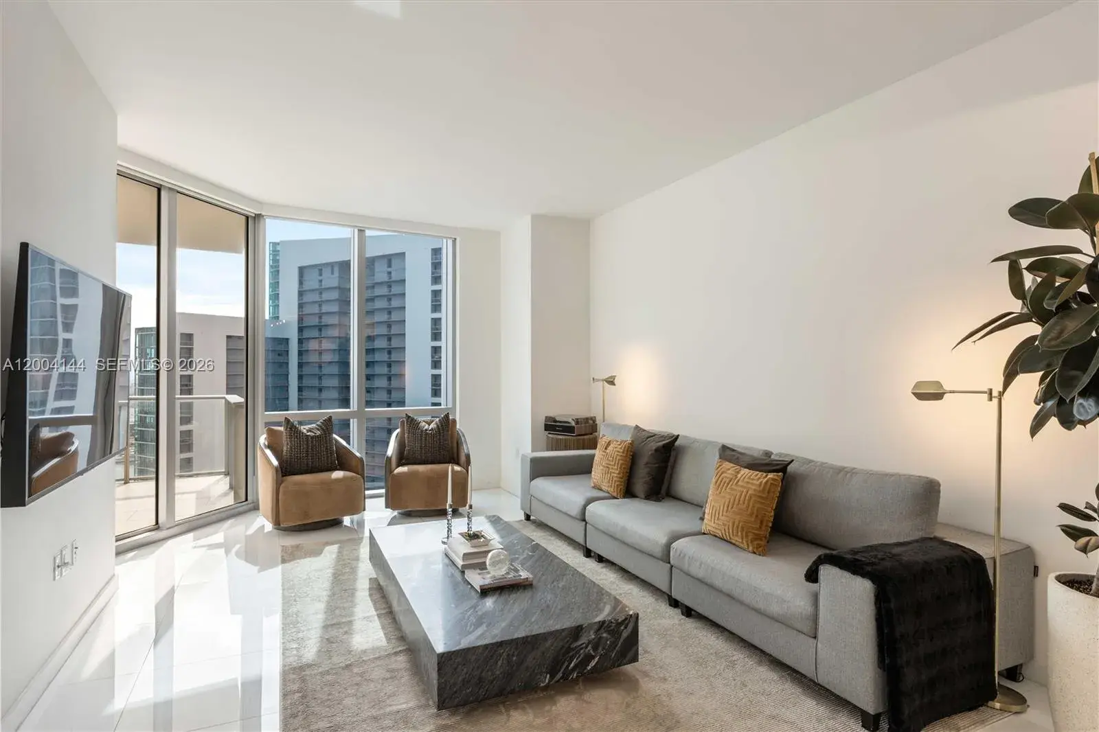 1 bedroom 2 bath Residential for sale at 851 NE 1st Ave # 4405, Miami FL 33132